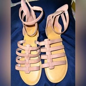 Women’s American Eagle sandals. Zip up in back. Gently worn. Size 10.